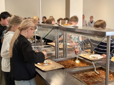 Jauns bufetes aprīkojums padara ēdināšanas procesu ērtāku