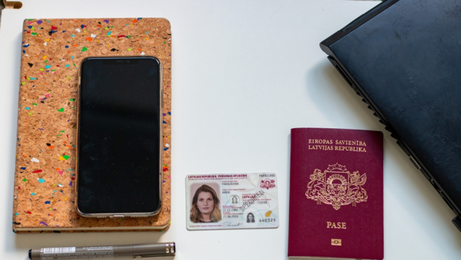 Lai samazinātu rindas, Pilsonības un migrācijas lietu pārvalde veiks vairākus uzlabojumus un izmēģinājuma kārtā atjaunos iespēju noformēt personu apliecinošos dokumentus rindas kārtībā