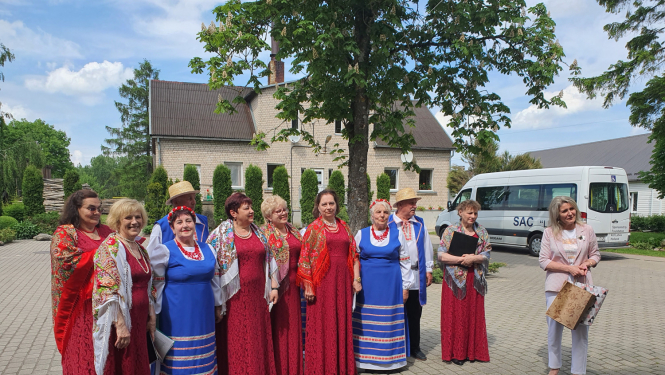 Vokālie ansambļi “Krinica”un “Kruževa” viesojas Ludzas sociālās aprūpes centrā