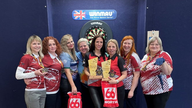 darts spēlētājas