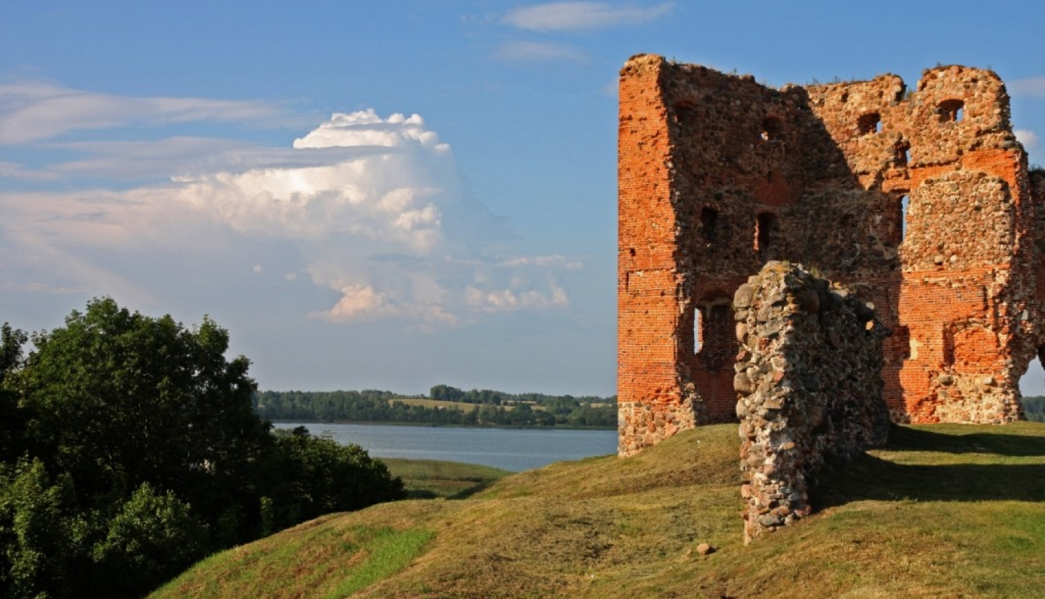 ludzas_pilskalns-1024x682.jpg
