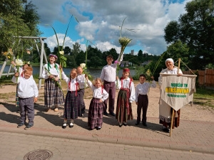 Bērnu folkloras kopa ”Rīkšoveņa” (vad. Ilona Poikāne)