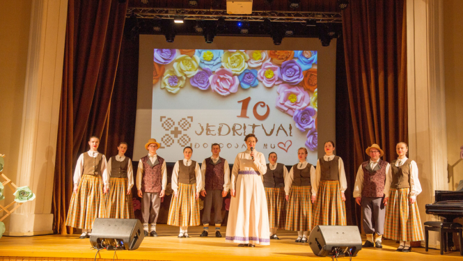 Deju kopa “Jedritvai” svin 10 gadu jubileju