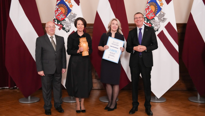 Valsts prezidents Edgars Rinkēvičs sveic starptautisko mācību priekšmetu olimpiāžu laureātus un Ata Kronvalda balvas saņēmējus