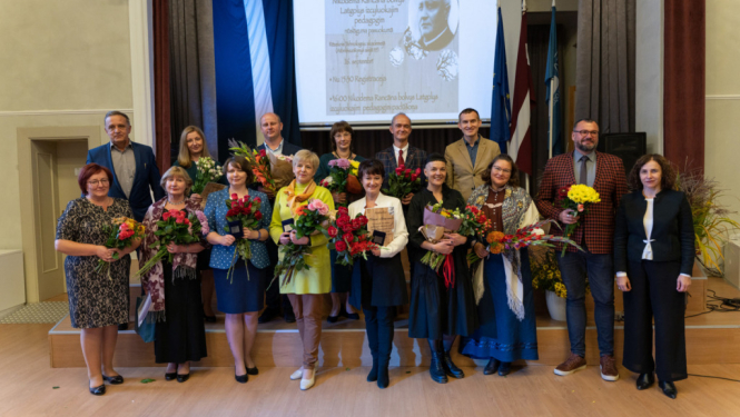 Septīto reizi pasniegtas Nikodema Rancāna balvas izcilākajiem Latgales pedagogiem