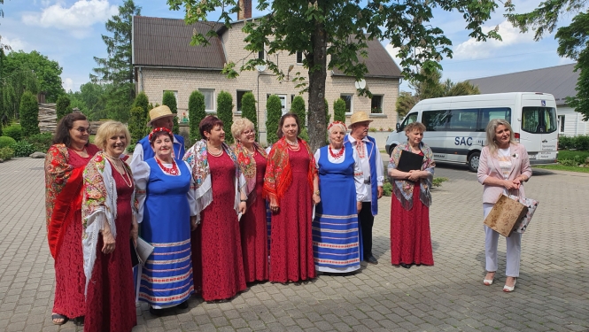 Vokālie ansambļi “Krinica”un “Kruževa” viesojas Ludzas sociālās aprūpes centrā