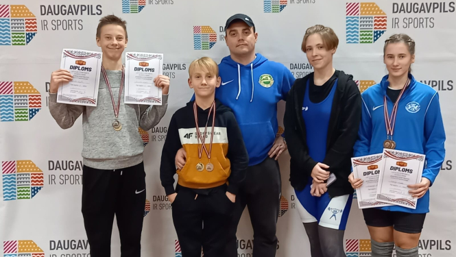 Novadnieku sasniegumi sportā | svarcelšana, handbols, šahs