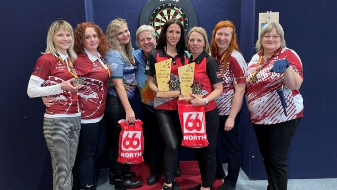 darts spēlētājas