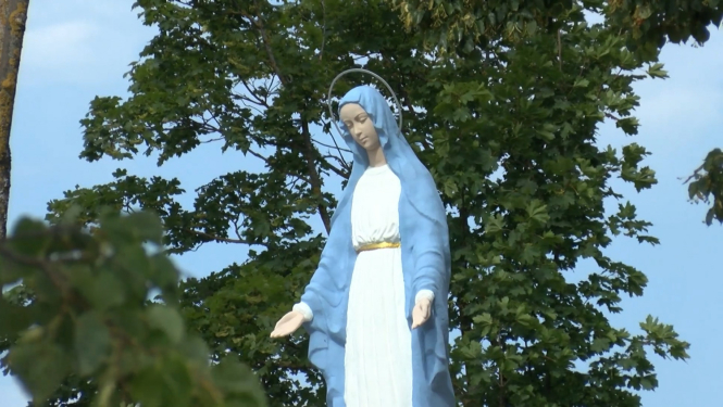 Dievmātes skulptūra Ludzā veltīta arī Latvijas neatkarībai | LRTV sižets