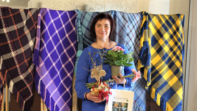 Atklāta baltinavietes Aijas Keišas plecu lakatu izstāde Kārsavā