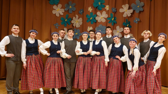 Zilupē izdzied un izdejo pavasari