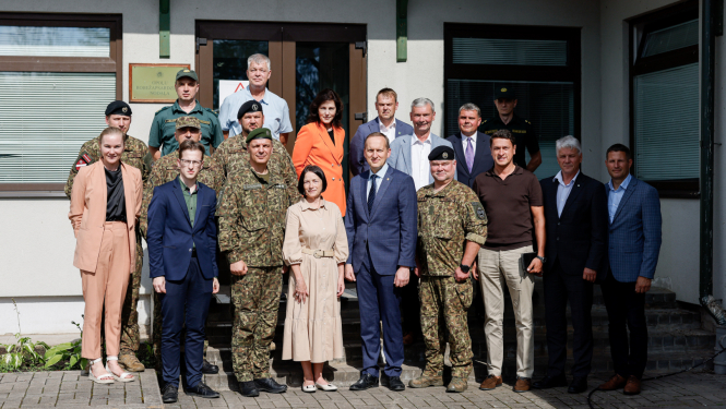 Vizuālis - Aizsardzības ministrija tikšanās laikā ar pierobežas pašvaldībām informē par Pretmobilitātes infrastruktūras izveides likumu