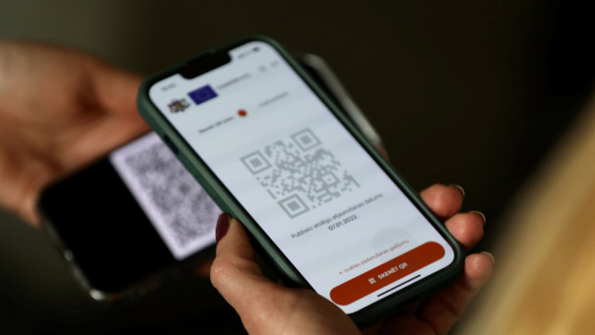 Iedzīvotājus aicina pārbaudīt vakcinācijas sertifikāta derīguma termiņu