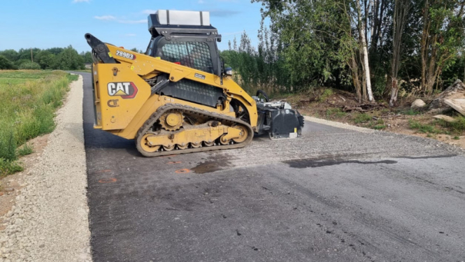 Tiek atsākti būvdarbi pašvaldības autoceļa P-2 Pušmucova – Nūraugi posmā