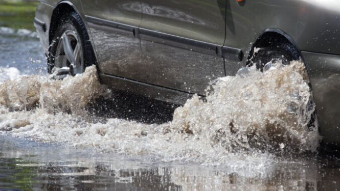 Aicina ziņot par izskalojumiem uz valsts ceļiem