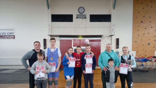 Svarcēlāji tiek pie uzvarām Balvos!