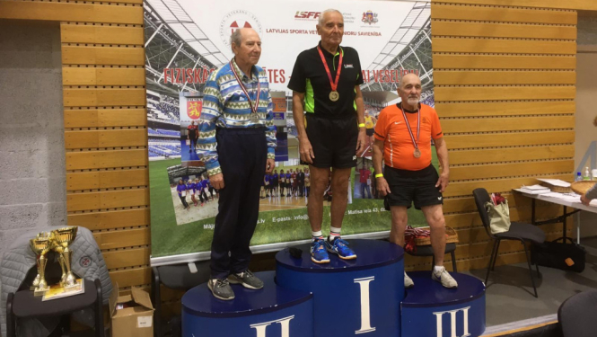 Ludzas novada sporta veterāniem godalgotas vietas galda tenisā un vieglatlētikā