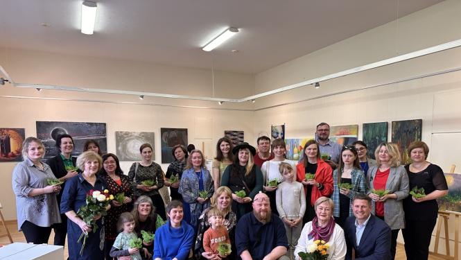 izstādes dalībnieku kopbilde