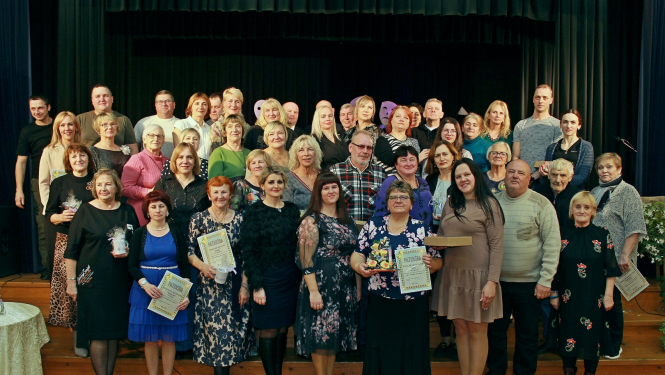 Ludzas novada amatierteātru skeču parāde ''Vai tu neaizmirsi, kas ir smaids?'' Blontos