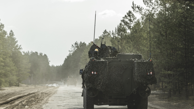 Nacionālo bruņoto spēku bruņmašīnas Patria “6x6” (štāba virsseržants Gatis Indrēvics, Aizsardzības ministrija)