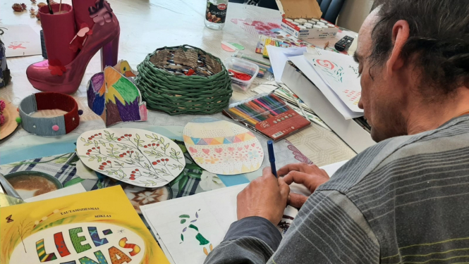 Lieldienas dienas centrā