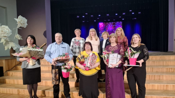 konkursanti ar ziediem