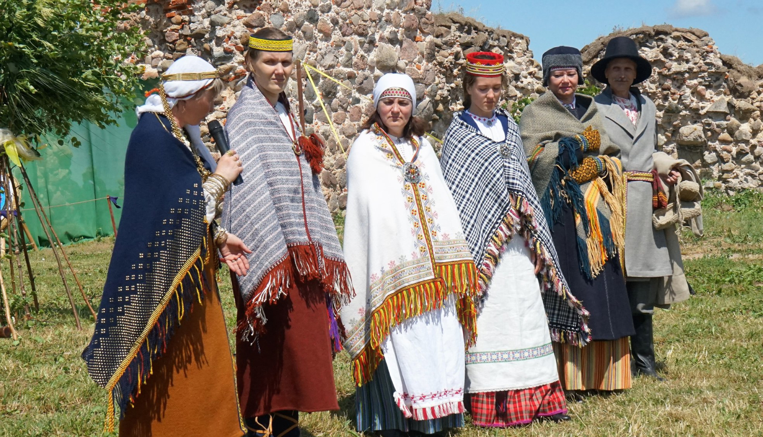 Ludzā izveidota unikāla Latgales arheoloģisko un etnogrāfisko tērpu kolekcija