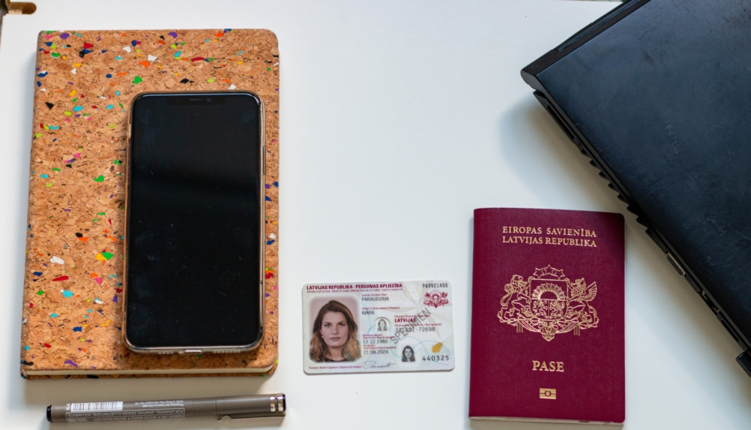 Lai samazinātu rindas, Pilsonības un migrācijas lietu pārvalde veiks vairākus uzlabojumus un izmēģinājuma kārtā atjaunos iespēju noformēt personu apliecinošos dokumentus rindas kārtībā