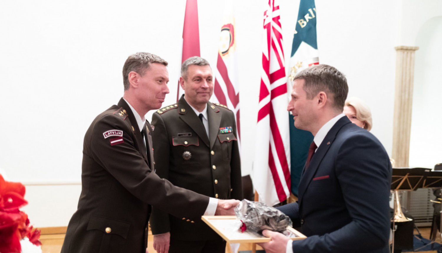 Edgars Mekšs saņem Aizsardzības ministrijas Atzinības rakstu