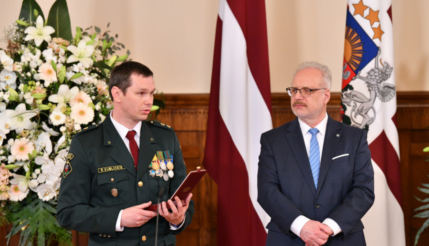 Valsts prezidents Rīgas pilī pasniedz 2021. gadā piešķirtos augstākos Latvijas valsts apbalvojumus 63 izcilām personībām