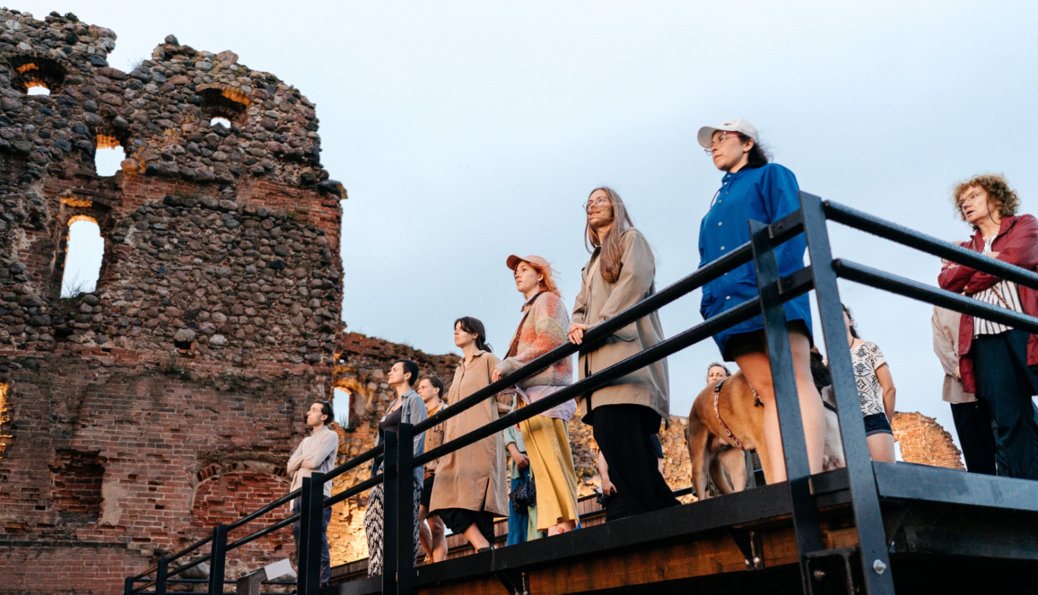 Aicinām uz kopienas mākslas vasaras skolas “Vietas scenāriji: Ludza” noslēguma pasākumu