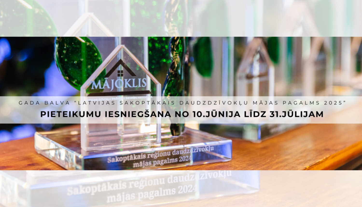 Vizuālis - Izsludināts konkurss “Gada balva “Latvijas sakoptākais daudzdzīvokļu mājas pagalms 2025””