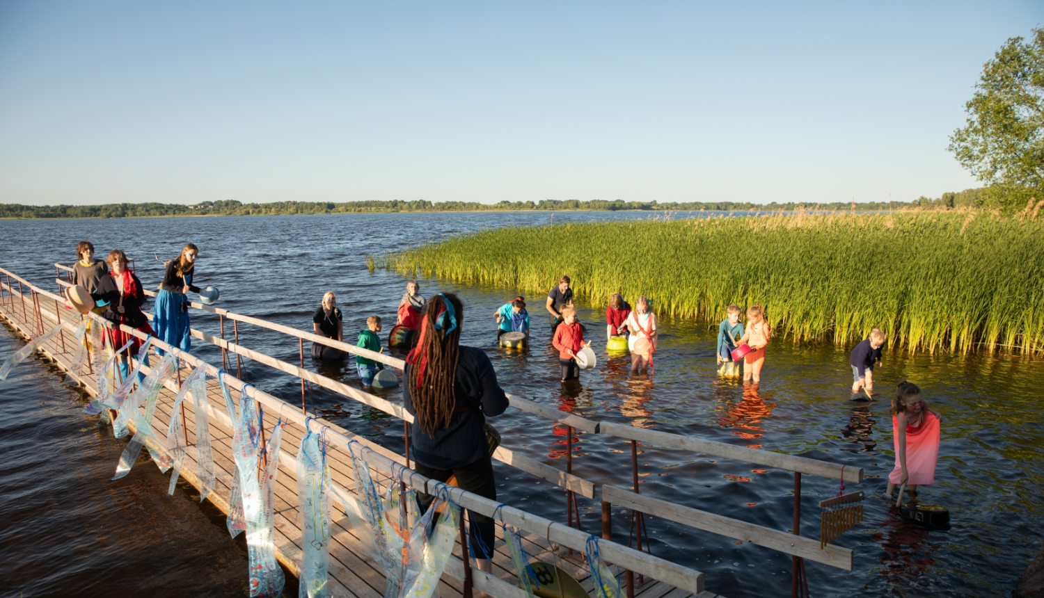 Izrāde "85" dalībnieki