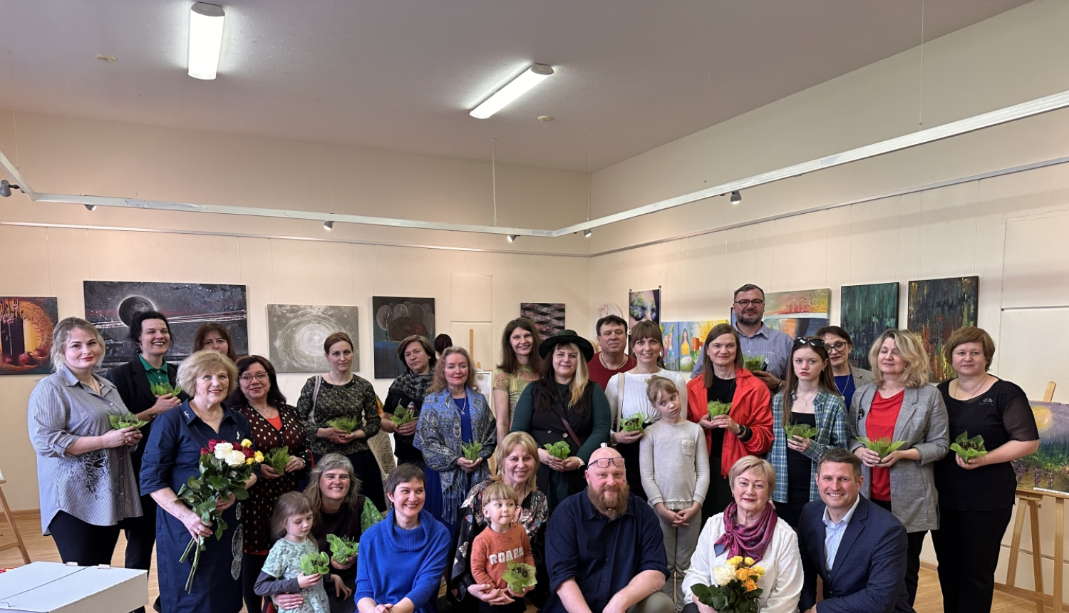 izstādes dalībnieku kopbilde