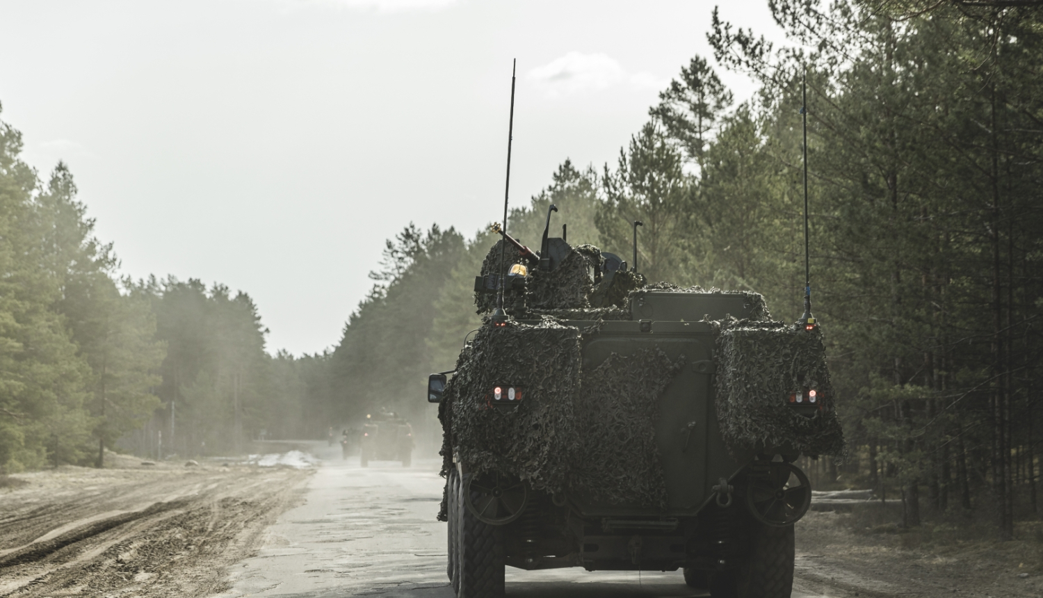 Nacionālo bruņoto spēku bruņmašīnas Patria “6x6” (štāba virsseržants Gatis Indrēvics, Aizsardzības ministrija)