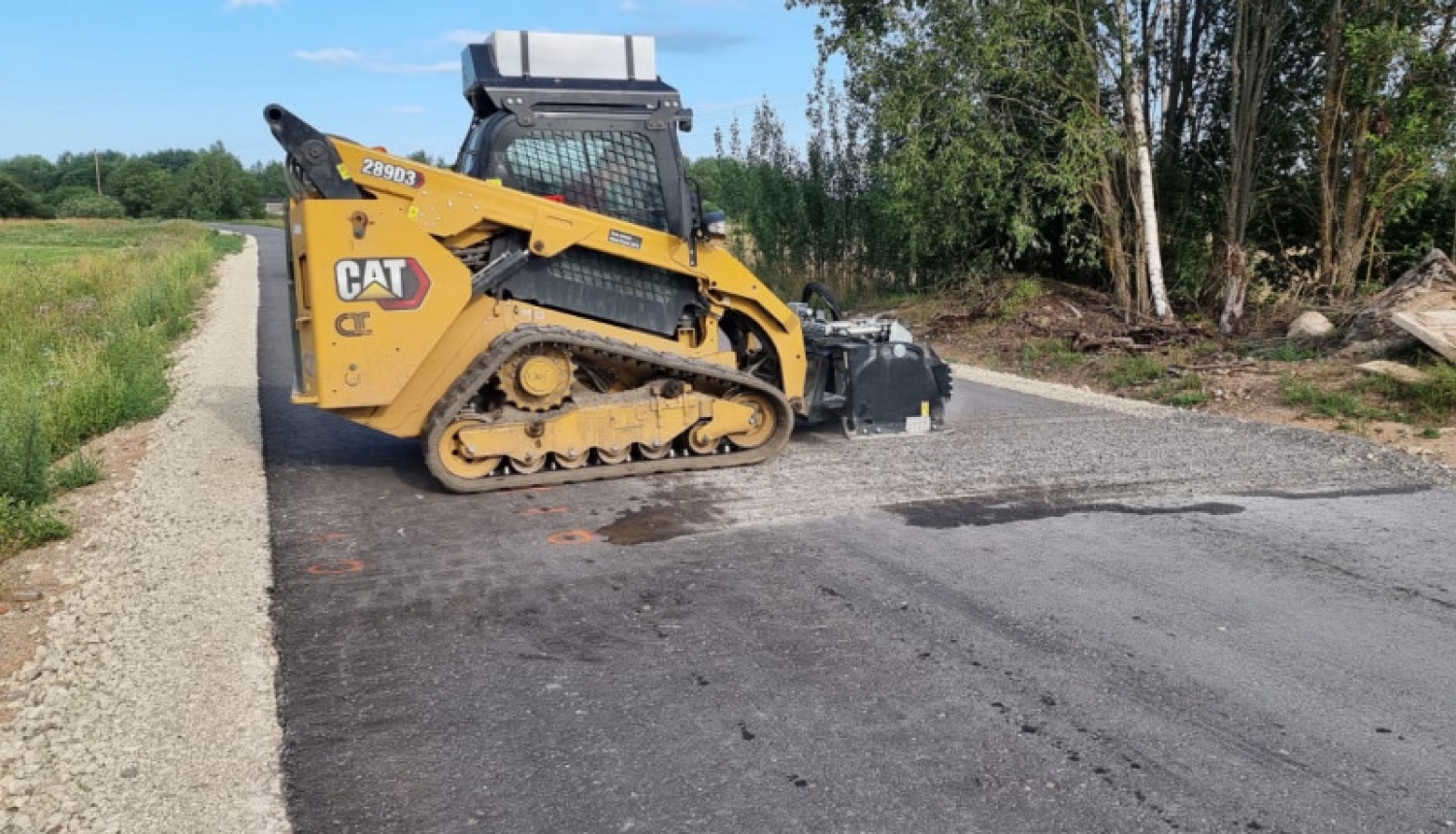 Tiek atsākti būvdarbi pašvaldības autoceļa P-2 Pušmucova – Nūraugi posmā