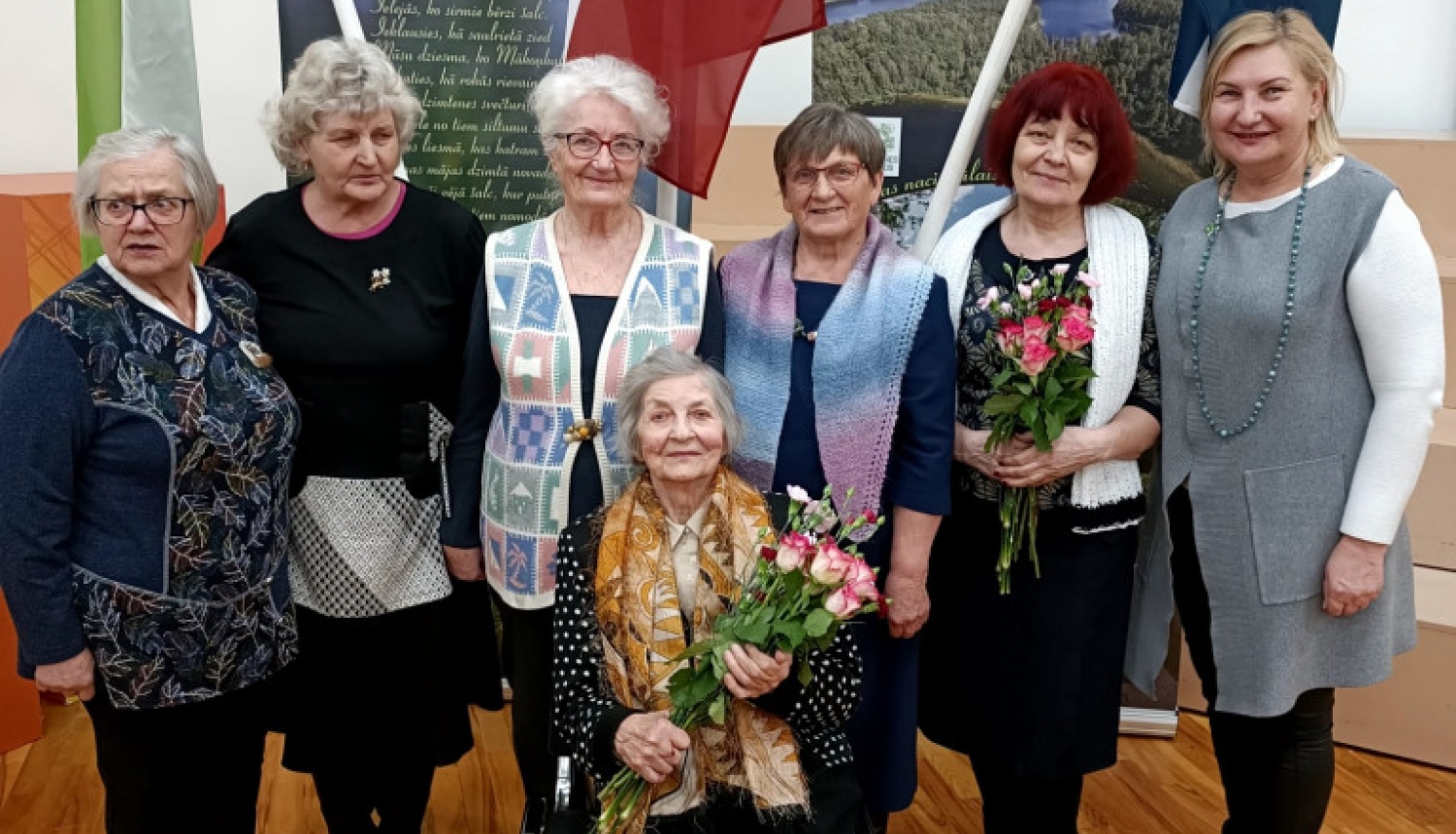 Novadniecēm panākumi senioru literārās jaunrades prozas konkursā